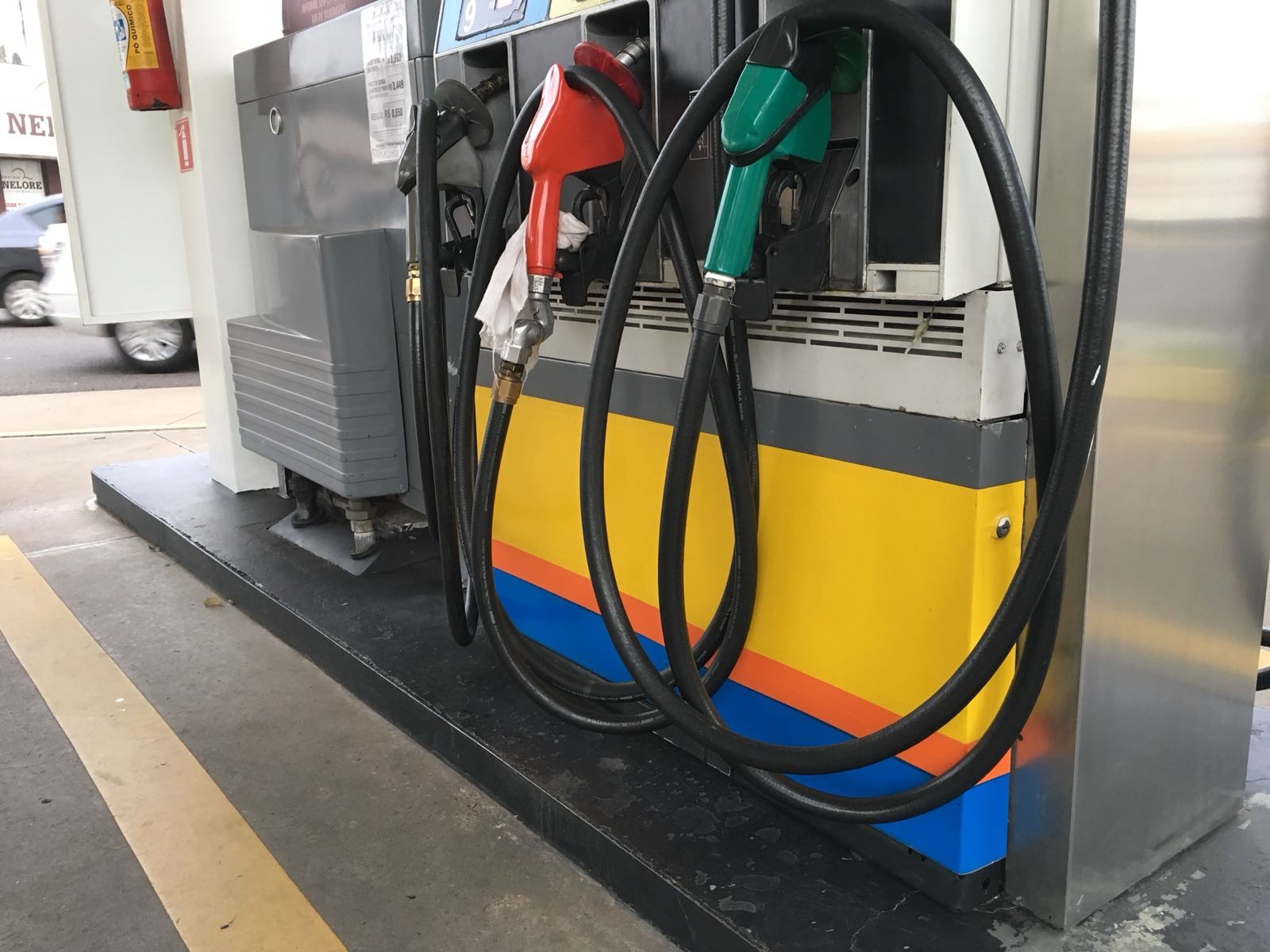 Preço médio da gasolina sobe no CE após 5 semanas de queda, diz ANP