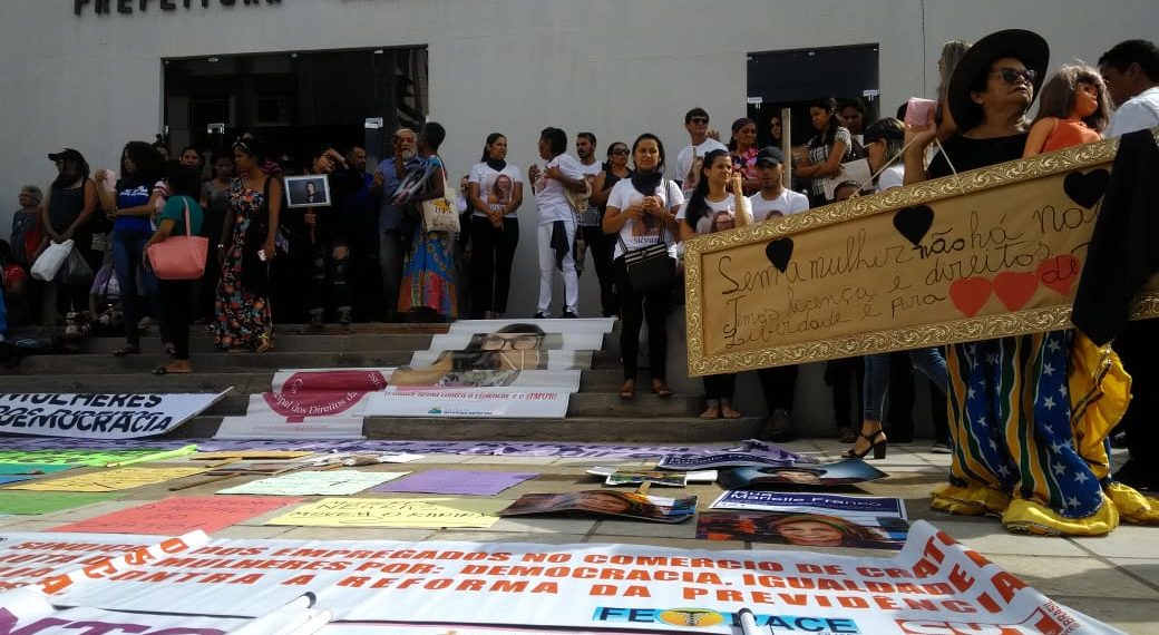 Ato contra a violência doméstica marca o dia da mulher em Crato