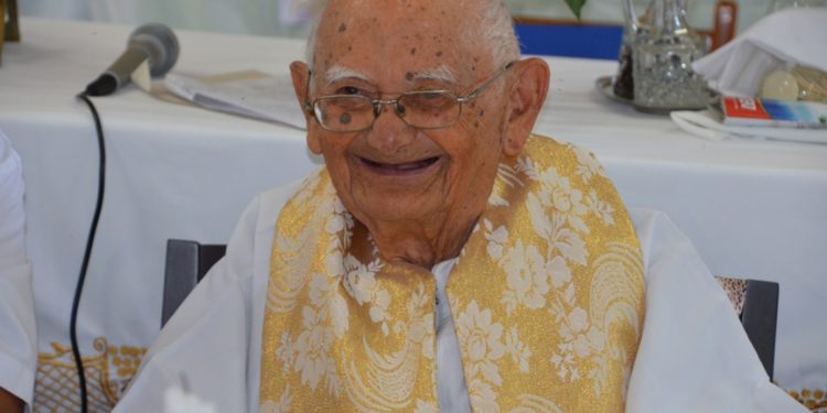 Monsenhor Ãgio Moreira morre aos 101 anos em Crato