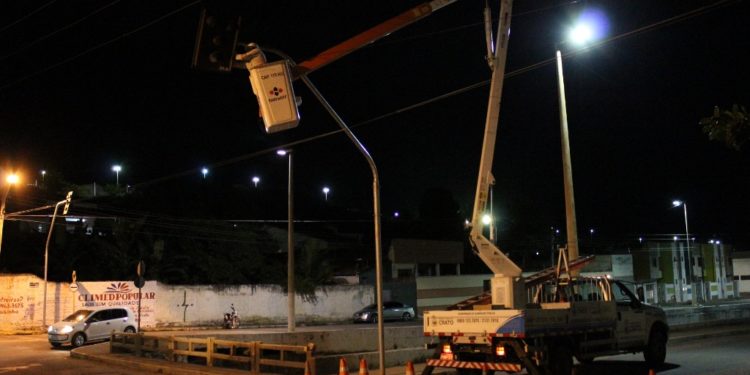 Novos semáforos são implantados em Crato