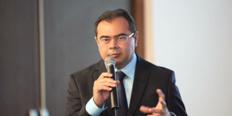 Deputado Idilvan direciona emenda de R$ 4 mi para custear mestrado de professores no Cariri