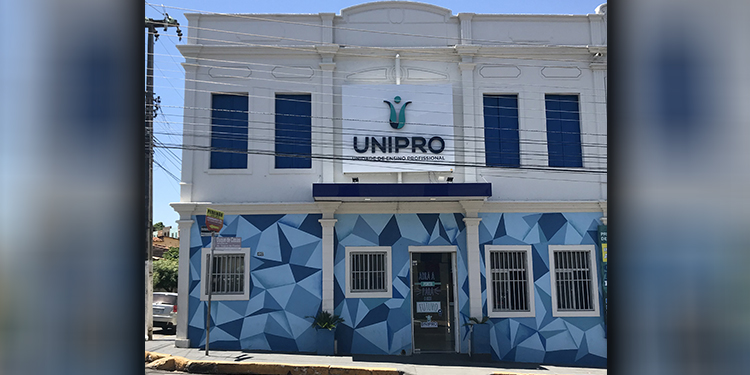 MEC reconhece primeira escola técnica particular do Crato, com curso técnico em Enfermagem, profissionalizantes e de idiomas