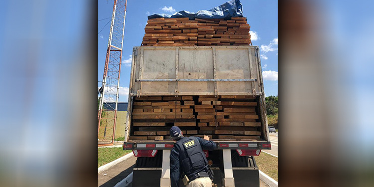 PRF flagra mais de 6 mil toneladas de excesso de peso em rodovias federais cearenses