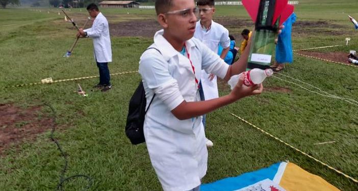 Alunos da rede municipal de Juazeiro conquistam o ouro na Olimpíada Nacional de Foguete