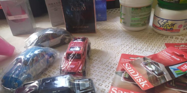 Aliança de Misericórdia promove mini bazar com produtos doados pela Receita Federal