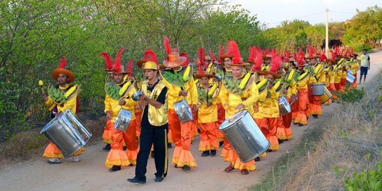 ‘Samba da roça’: Escola de Samba Rural faz apresentação no Carnaval do Sesc Crato