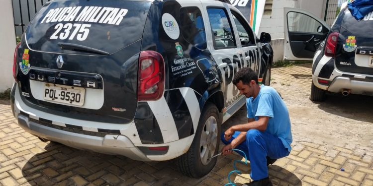 Viaturas da PM passam por vistoria para retorno às ruas em Juazeiro do Norte