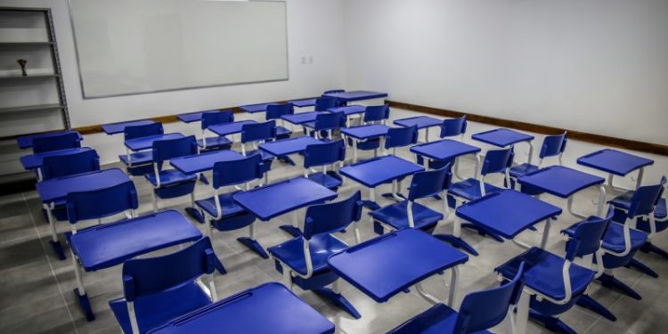 Projeto obriga redução do preço da mensalidade nas escolas durante quarentena