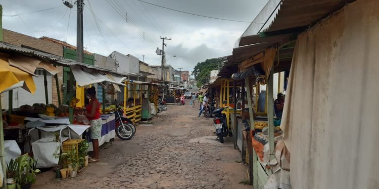 Juazeiro do Norte explica trabalho de fiscalização e orientação nos Mercados Públicos