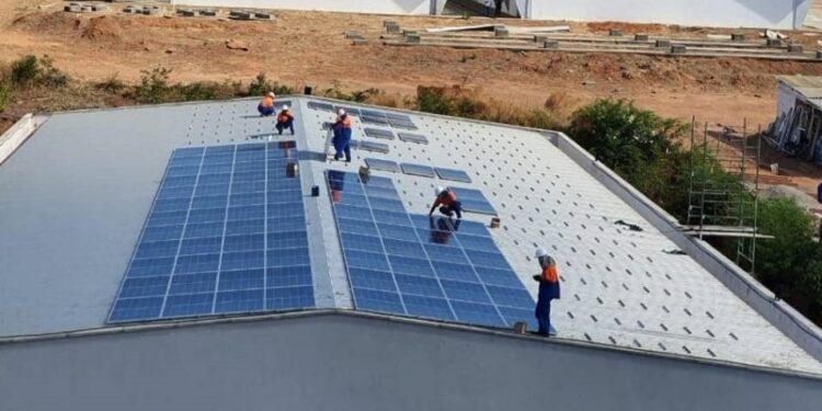 Cinco escolas caririenses da rede estadual irão receber placas solares