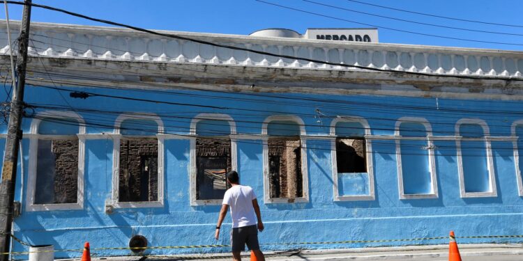 Lojistas do Casarão dos Fabricantes decidem novo local para retomar atividades após incêndio