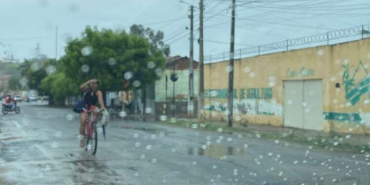 Cariri têm previsão de chuvas pontuais até quarta-feira (23)