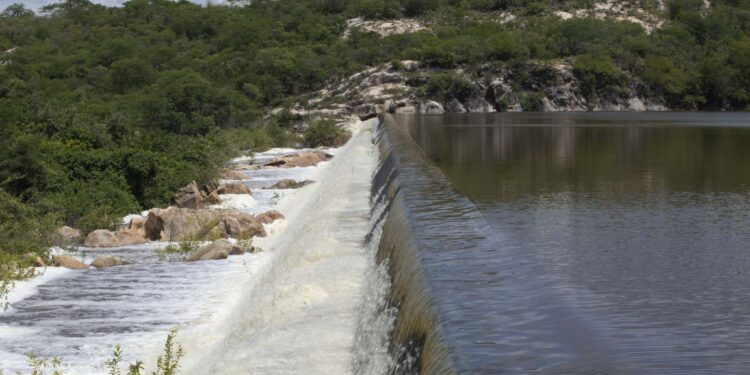 Ceará tem 62 açudes sangrando, marca recorde dos últimos 12 anos